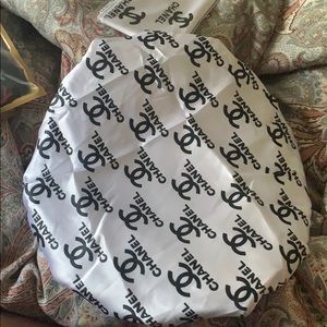 Chanel Bonnet
